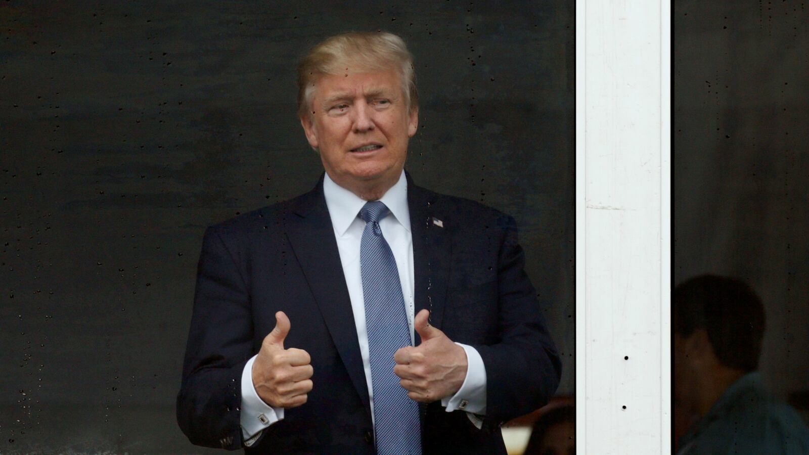 170718-trump-nk-cheat_b729ms