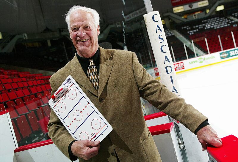 galleries/2016/12/31/the-iconic-celebrities-we-lost-in-2016-carrie-fisher-david-bowie-prince-muhammad-ali-and-more/161205-celeb-death-18-embed-Gordie-Howe_pbbmav