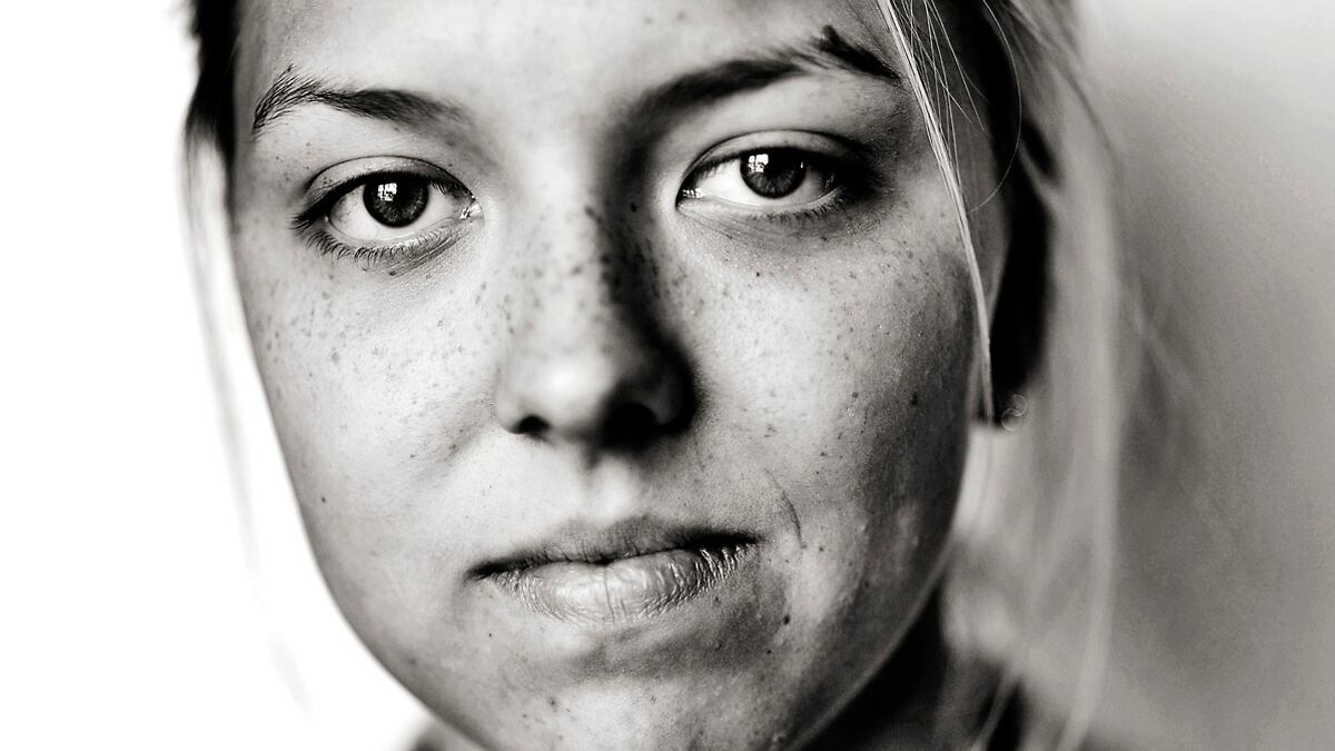 galleries/2012/07/29/london-s-east-enders-olympic-outsiders-photos/eastenders-reflect-on-the-london-olympics-photos-by-charles-ommanney-tease_nqnqia