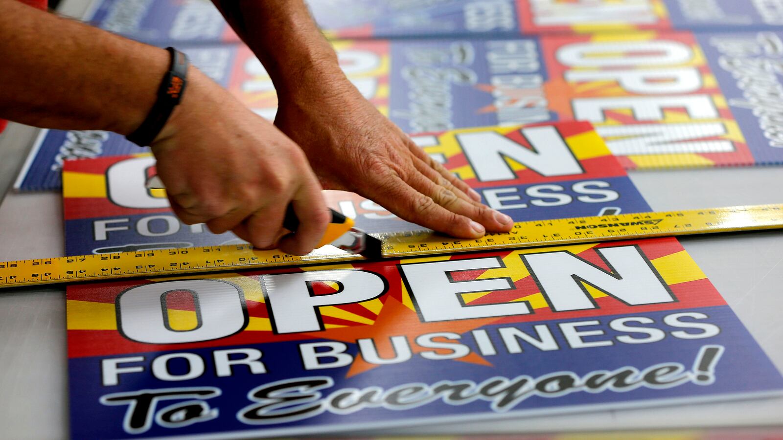 articles/2014/03/02/fringe-factor-you-will-have-to-bake-a-penis-cake/140228-dickson-fringe-factor-tease_mw9mx4