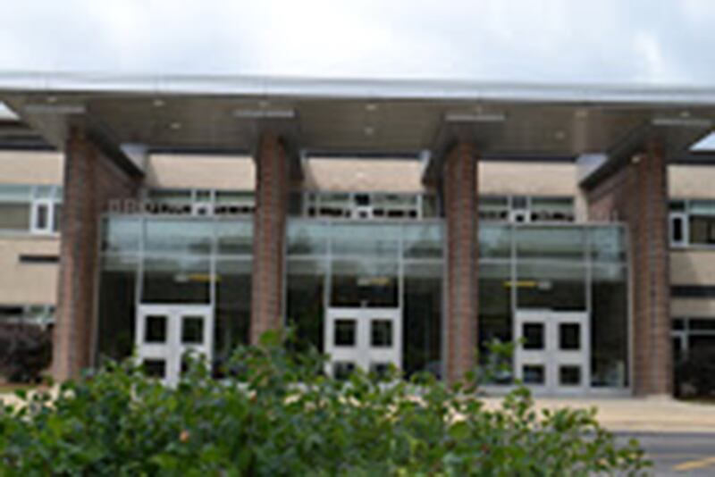 galleries/2014/08/27/25-best-high-schools-in-the-midwest/22_Brookfield_East_qtwmgl