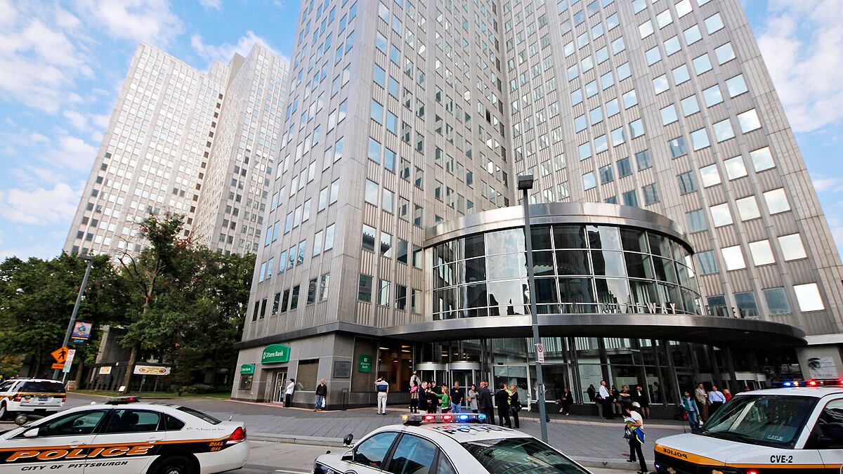 cheats/2012/09/21/vet-takes-hostage-in-pittsburgh/hostage-Pittsburgh-thaxton-cheat_g8z6dy