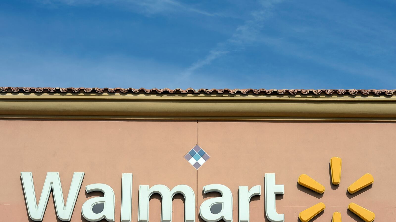 cheats/2016/09/24/boy-on-scooter-cost-wal-mart-1m-with-arts-and-crafts-arson/160924-boy-walmart-arson-cheat_qfjkyd