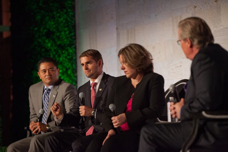 galleries/2013/10/10/highlights-of-the-heroes-summit-photos/131010-hero-summit11_gywaju
