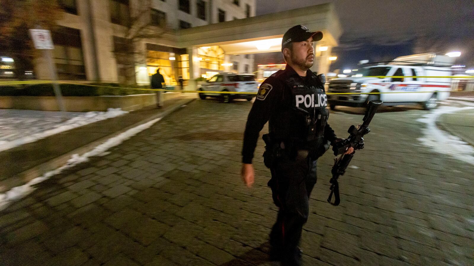 2022-12-19T071402Z_244708741_RC2U8Y9G4IB7_RTRMADP_3_CANADA-SHOOTING-CONDO_w3e7ha