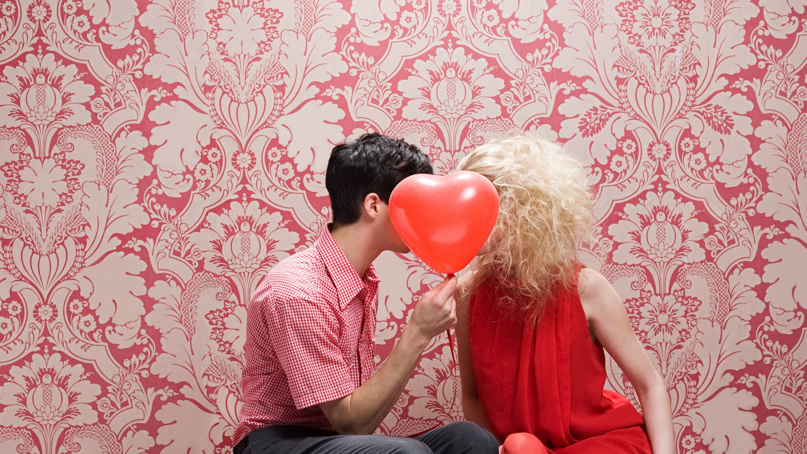 articles/2013/02/14/9-things-women-actually-want-for-valentine-s-day/130214-krantz-vday-women-tease-embed_dq9ccd