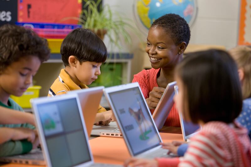 articles/2012/09/24/america-s-dangerous-tech-gap/digital-divide-clinton_d4nxbv