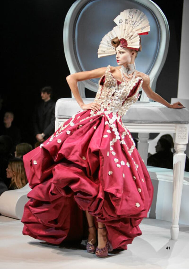 galleries/2010/03/15/dior-the-creative-passion/dior-high-gloss---runway_i3tzkx