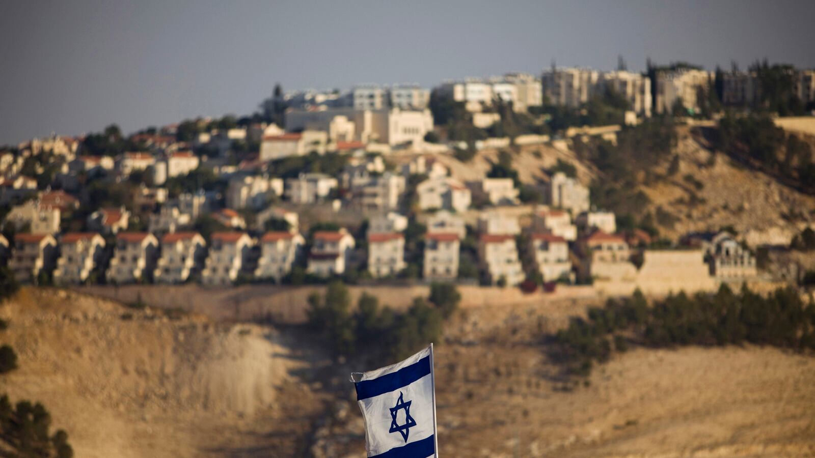 cheats/2013/08/11/israel-approves-1-000-settlement-homes/130811-israel-settlement-cheat_gp3vzz