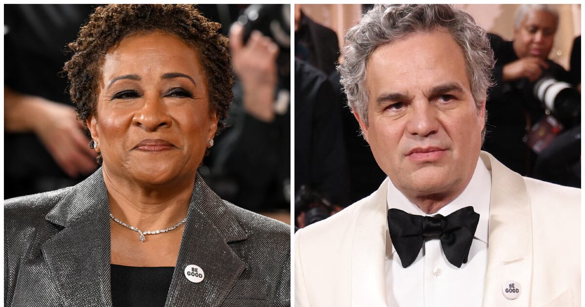 Defiant Hollywood Stars Protest ICE on Golden Globes Red Carpet