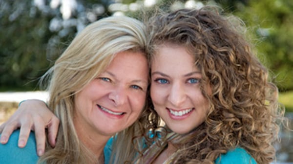 articles/2012/11/14/how-i-write-lisa-scottoline-daughter-francesca-serritella/lisa-and-francesca-serritella-how-i-write-charney-tease_yciqqh