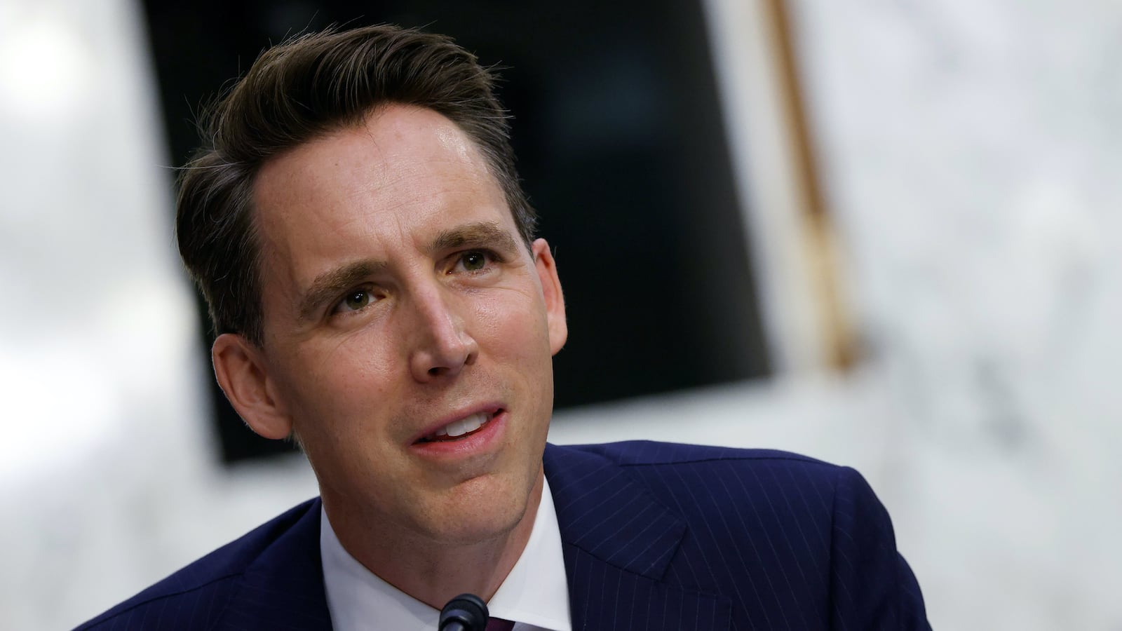 2020-10-13T223437Z_1884921988_RC2YHJ9BIZ7T_RTRMADP_3_USA-COURT-BARRETT_sdutb9