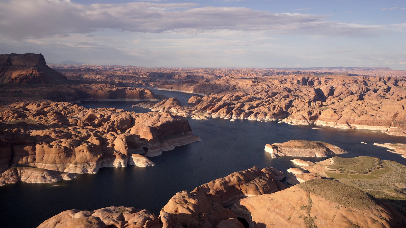 The body of an Ohio man was recovered from the waters of Utah’s Lake Powell on Friday.