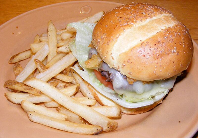 galleries/2010/06/17/40-unhealthiest-burgers/deadliest-burgers---applebees-steakhouse-burger-w-a1_qvnkkp
