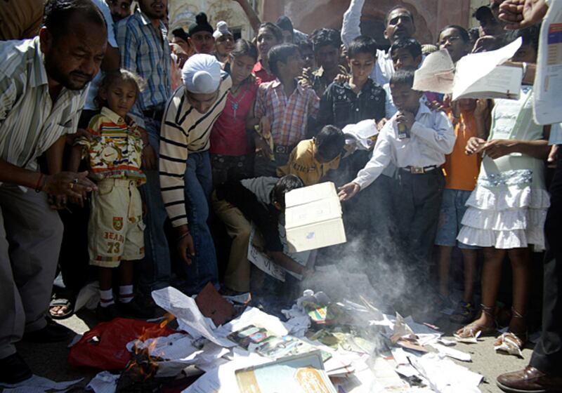 galleries/2011/04/02/famous-books-banned-in-india/indian-banned-books---rangila-rasool_t2pzm1