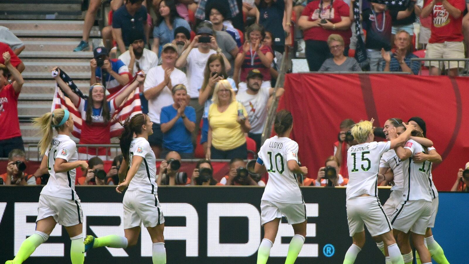 cheats/2015/07/05/us-takes-4-0-lead-on-japan-in-first-half/150705-usa-womens-world-cup-cheat_p4gubj