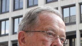 cheats/2010/08/10/former-sen-ted-stevens-in-plane-crash/ted-stevens--1_x44goc