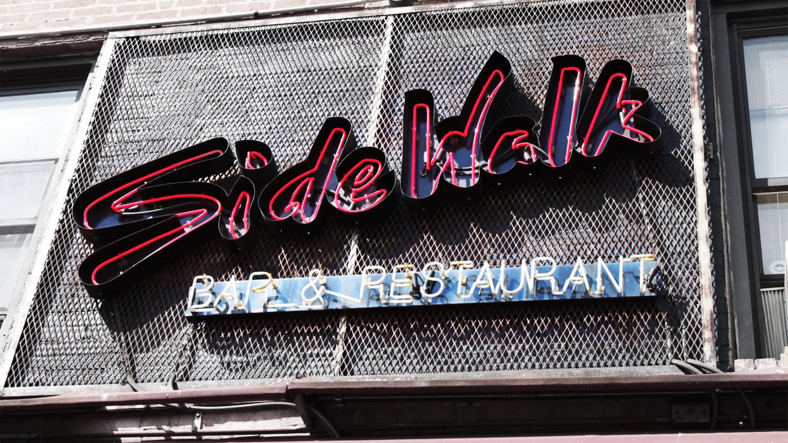 181223-haden-gast-sidewalk-cafe-tease_coxp7x