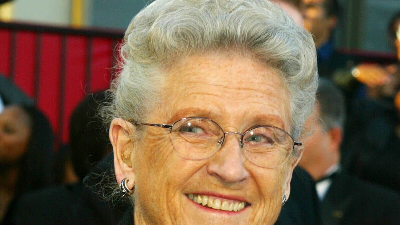 cheats/2014/06/01/brady-bunch-ann-b-davis-passes-away/140602-alice-brady-bunch-cheat_nqqai5