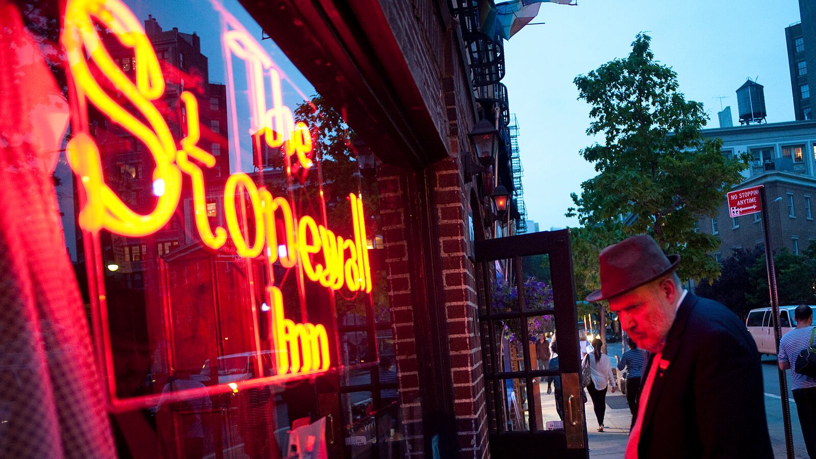 cheats/2013/05/19/nyc-gay-man-s-death-a-hate-crime/130519-gay-violence-rising-cheat_odp6ir