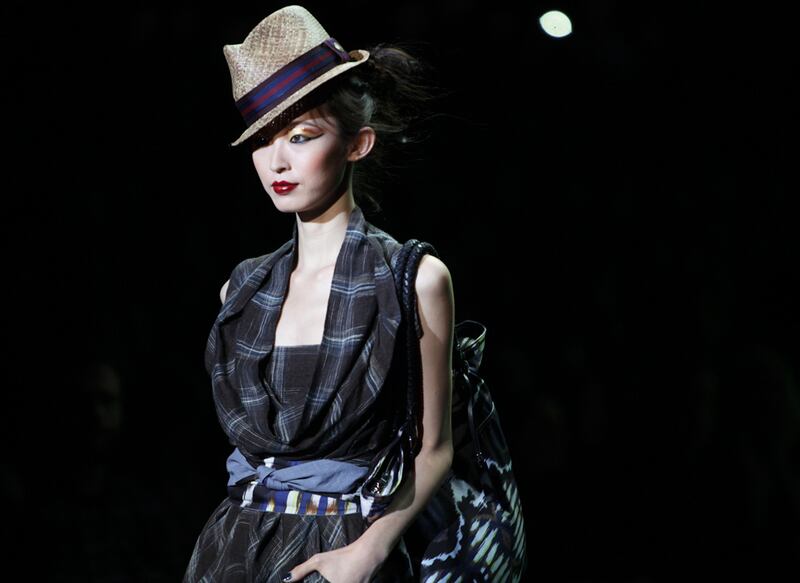 galleries/2010/09/16/backstage-at-l-a-m-b/backstage-at-lamb---19_pyzamu