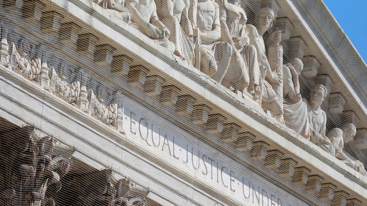 articles/2012/03/25/economists-argue-over-the-cost-of-caring-for-the-uninsured/supreme-court-briefs-health-care-hauge_vytotj