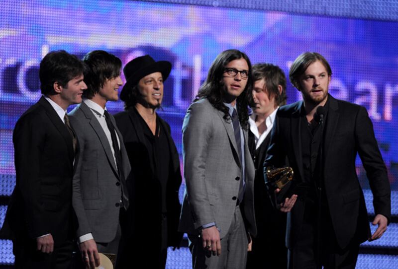 galleries/2010/01/31/grammy-red-carpet/grammy-awards---kings-of-leon_lktt5b