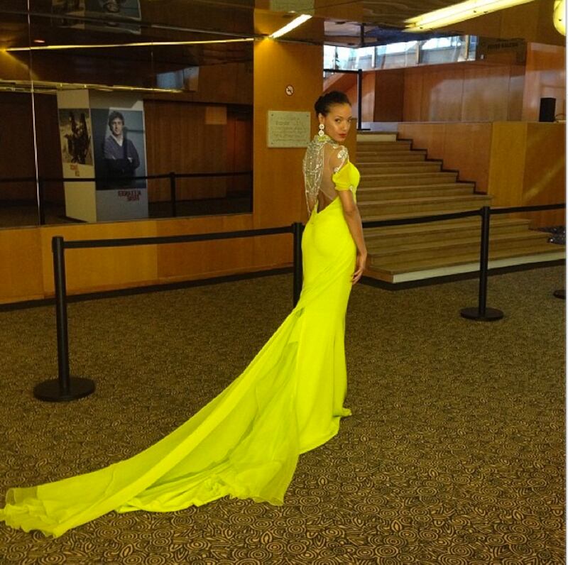 galleries/2013/05/26/harry-styles-jessica-alba-more-celebrity-twitter-pictures-photos/130520-twitpics-banks_pnz5ma