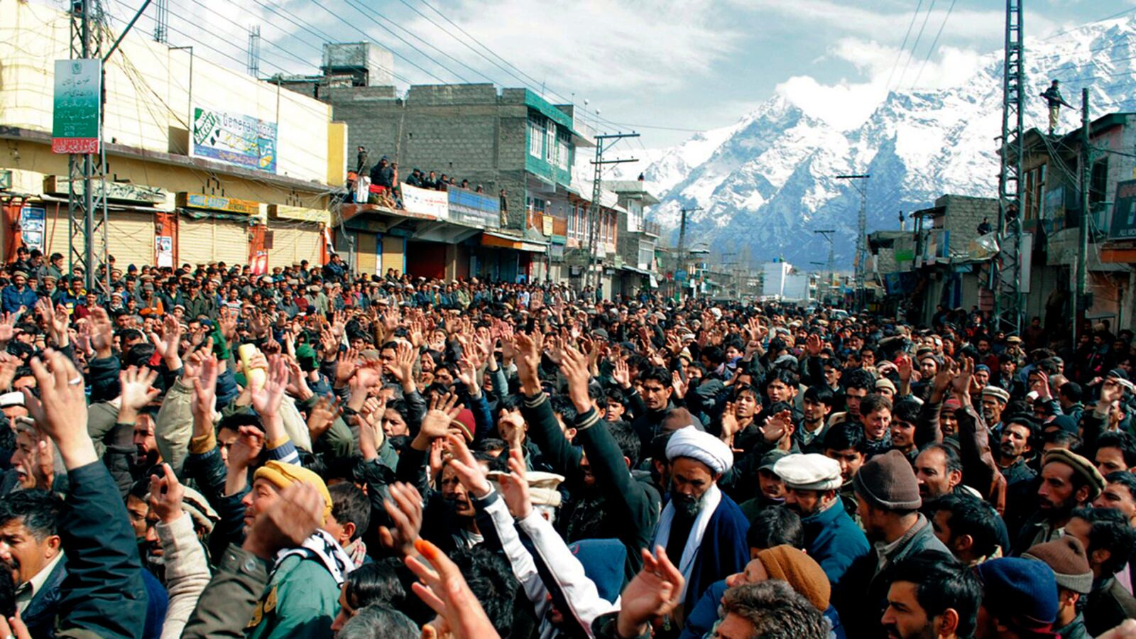 cheats/2012/02/28/gunmen-kill-18-shiites-in-pakistan/pakistan-bus-shooting-kills-18-shiites-cheat_d948wk