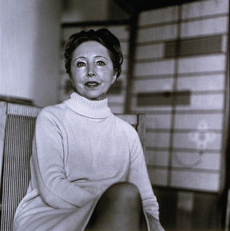 galleries/2010/08/16/women-who-travel/lady-travelers---nin_cxycxj