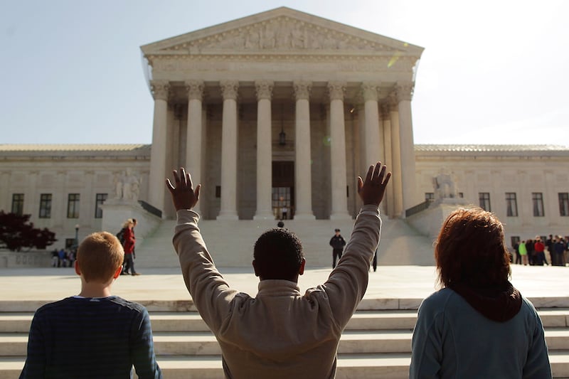 articles/2012/03/29/10-best-commentaries-after-supreme-court-health-care-arguments/best-reads-obamacare_wqllxw