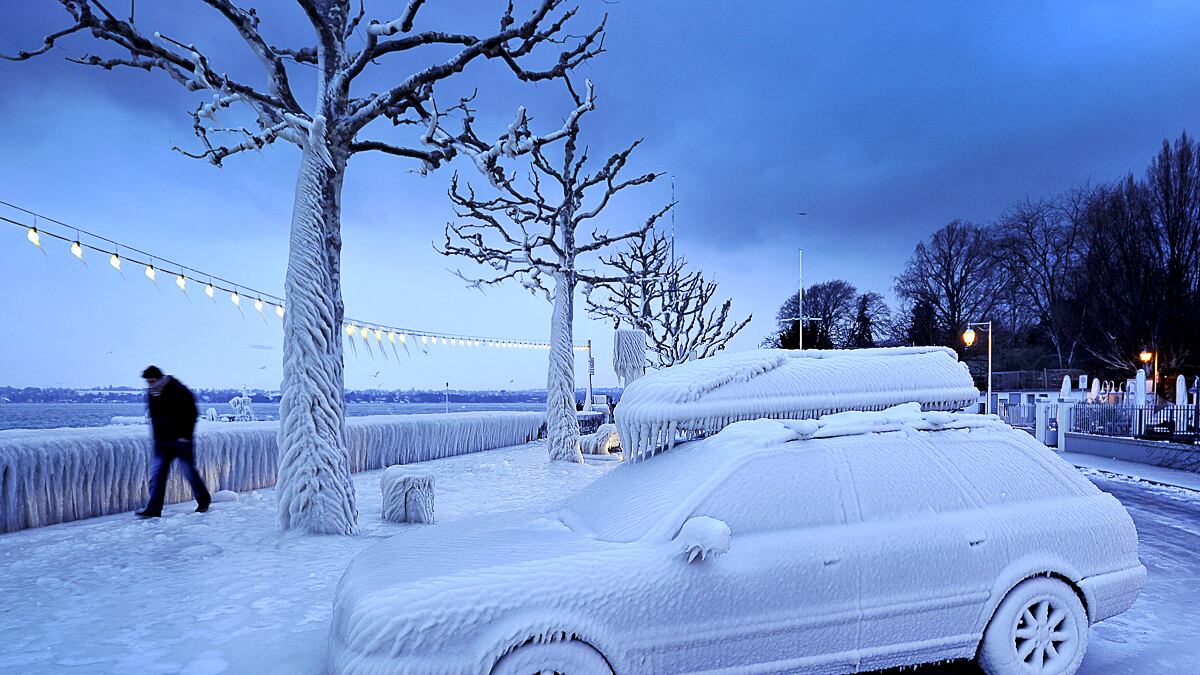 cheats/2012/02/06/hundreds-die-in-europe-freeze/europe-cold-weather-cs_jquvit