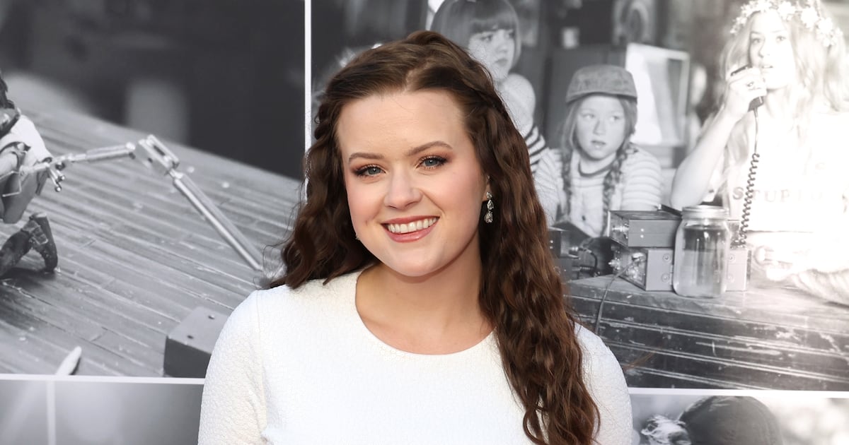 Hollywood Nepo Baby Ava Phillippe Lands Her First Lead Role in Lesbian Teen Film Hollywood Nepo Baby Ava Phillippe Lands Her First Lead Role in Lesbian Teen Film