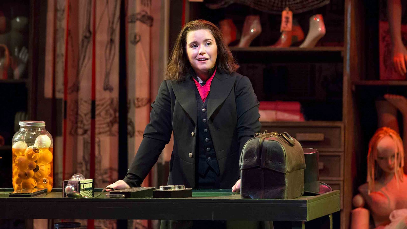 171017-trouser-roles-tease_jicyti