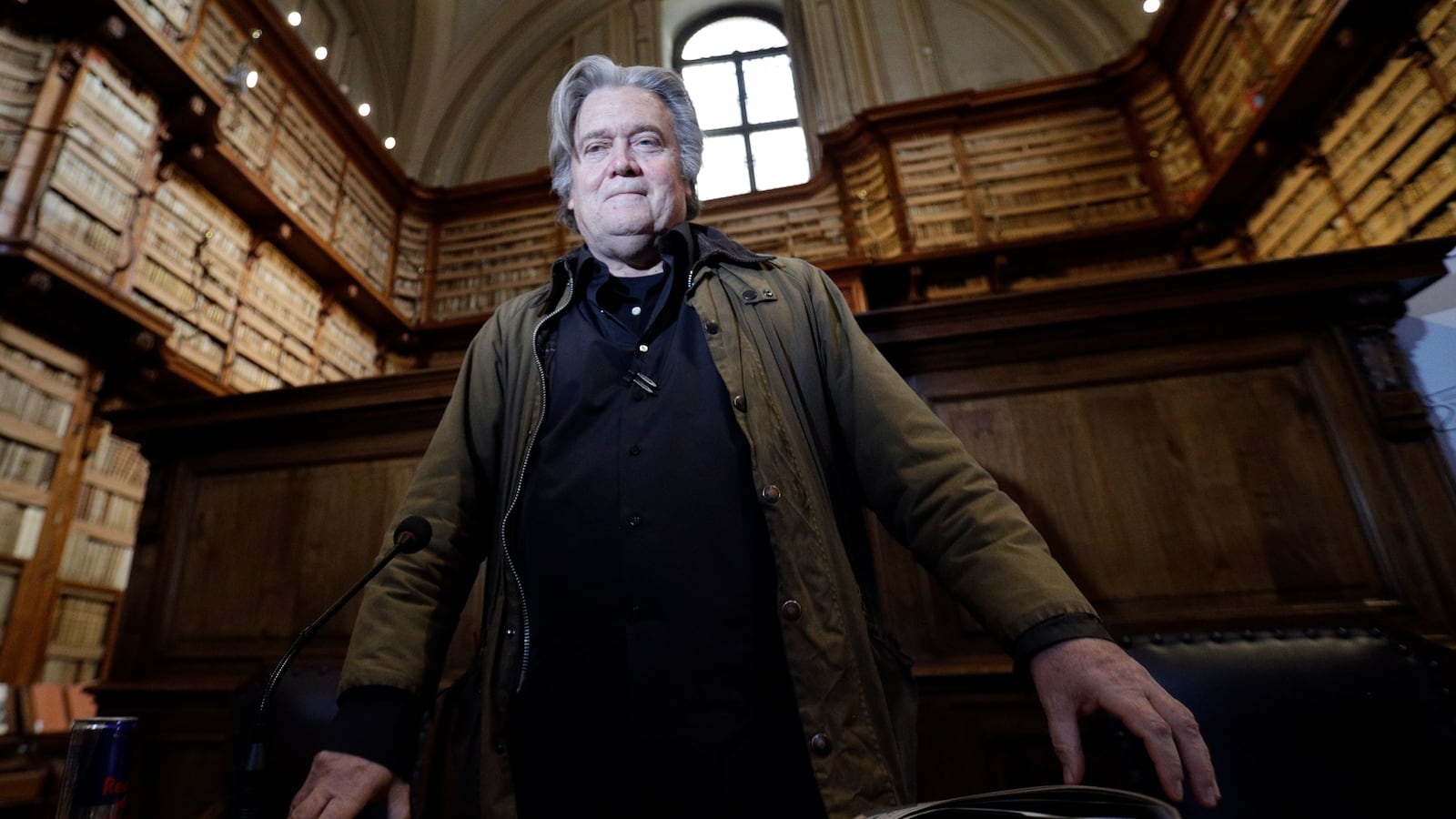 190321-nadeau-bannon-italy-hero_hfsxah