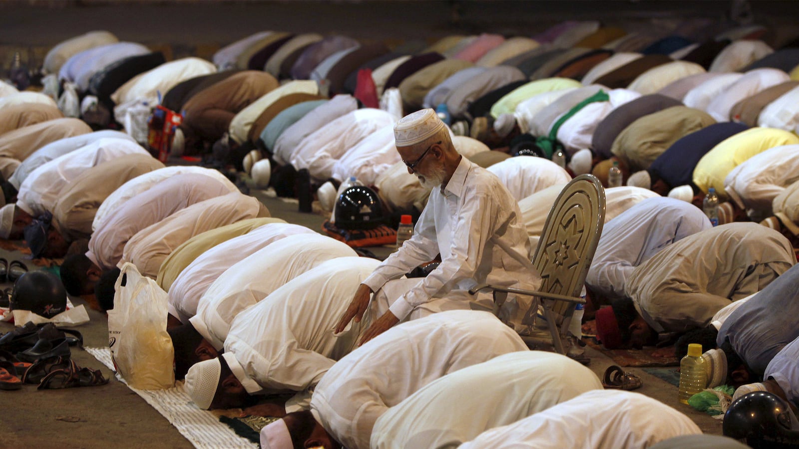 articles/2016/02/01/islamicide-how-the-mullah-mafia-is-destroying-pakistan/160131-nawaz-islamicide-tease_rfrbe7