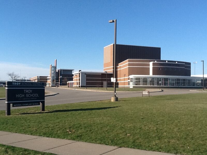 galleries/2013/05/06/top-25-high-schools-midwest/130502-troy_lefyod