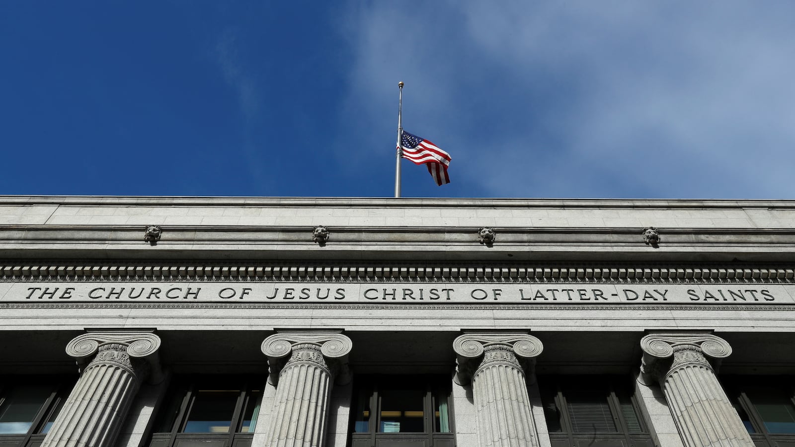 2018-01-03T000000Z_268119766_RC140DB3E3A0_RTRMADP_3_PEOPLE-THOMASMONSON_xmk6vz