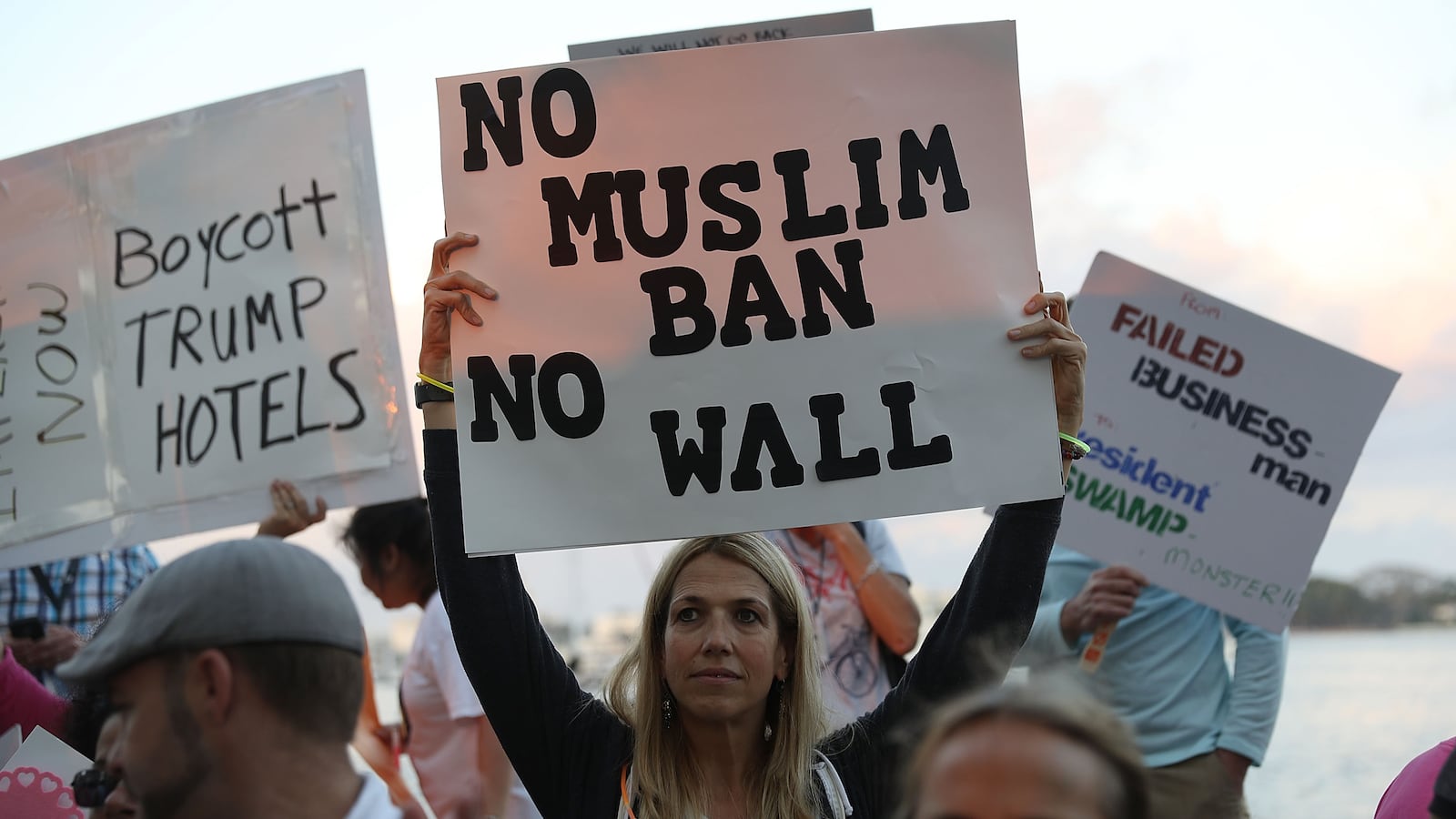 cheats/2017/02/06/tech-giants-fight-trump-s-travel-ban/170206-businesses-protest-trump-ban_ifk4bw