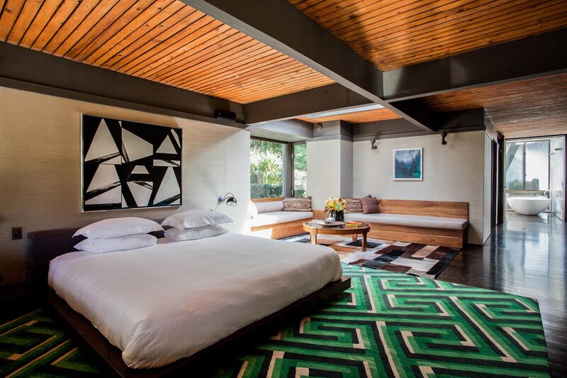 galleries/2014/06/20/omg-i-want-this-house-hollywood-hills-photos/061714-omg-house-hollywood-hills-3_cxcear