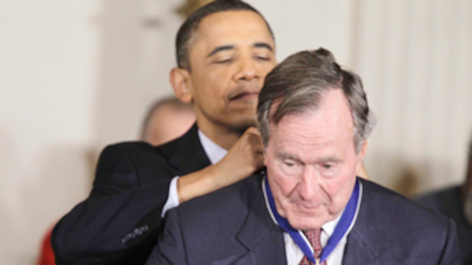 cheats/2011/02/15/obama-honors-george-hw-bush-yo-yo-ma/bush-freedom-medal_smwzvw