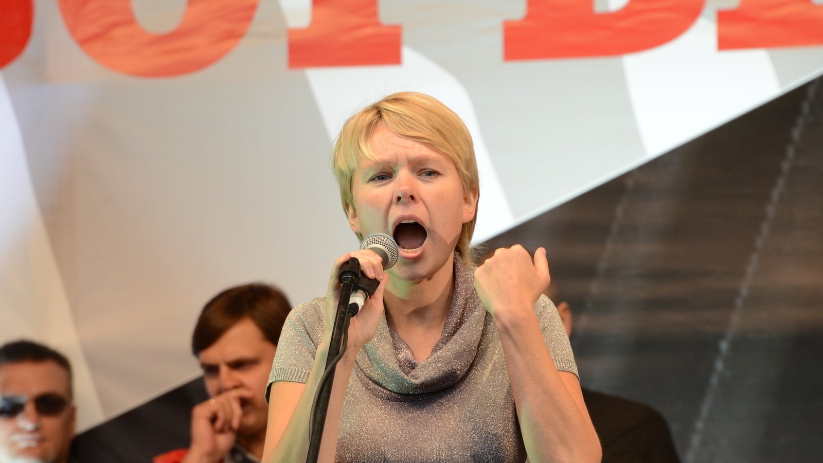 articles/2013/09/07/obama-gets-an-earful-on-syria-from-russian-human-rights-activists/130907-russian-activists-nemtsova-tease_ha0pjj