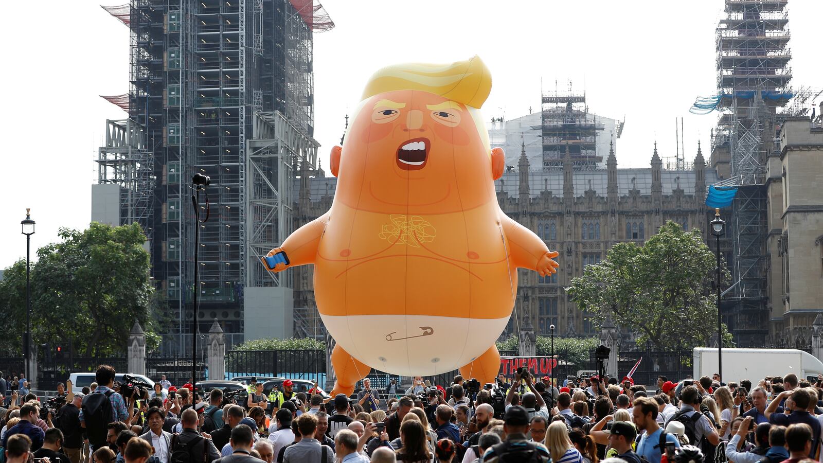 2018-07-13T081314Z_1003115777_RC1818ABE730_RTRMADP_3_USA-TRUMP-BRITAIN_xgmkwr