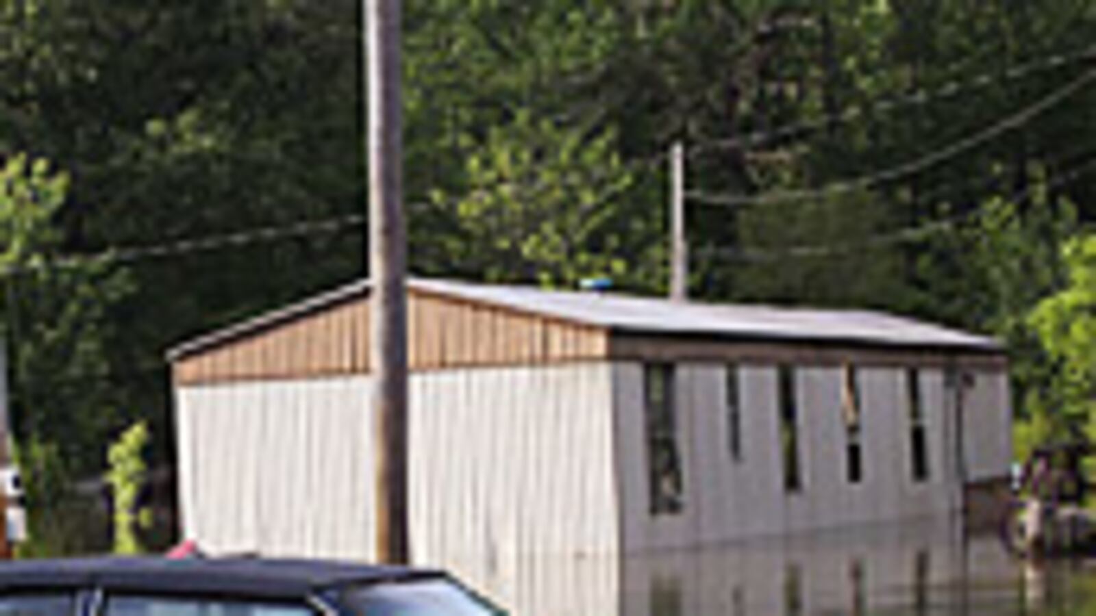 articles/2011/05/06/memphis-flooding-shocking-photos-videos-and-tweets/ries-flooding_178673_rfyyqg