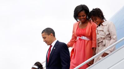 cheats/2009/07/06/obama-girls-light-up-moscow/obamas-trip-to-russia_36092_kntde4