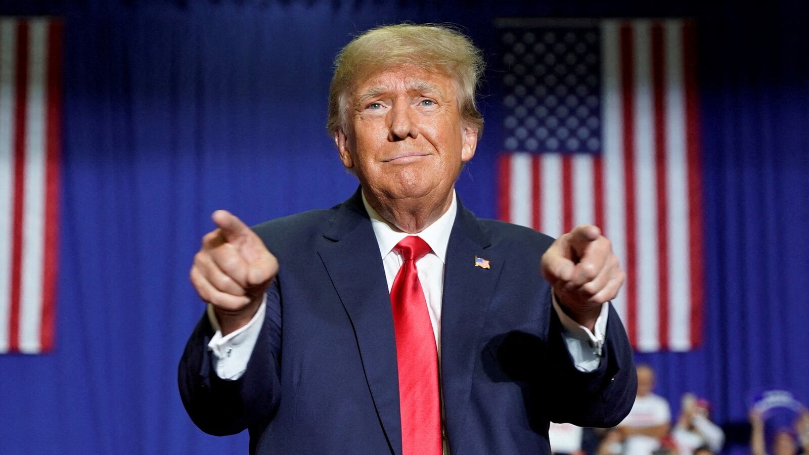 2022-10-02T020355Z_1812565436_RC2NSW98C9TN_RTRMADP_3_USA-TRUMP_lkgoos