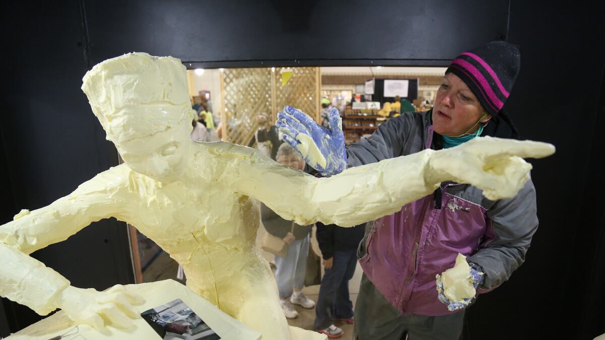 articles/2012/09/22/butter-sculptor-sharon-bumann-on-her-art-butter-movie-more/Jones-butter-sculpture-queen-tease-embed_fcyu1f