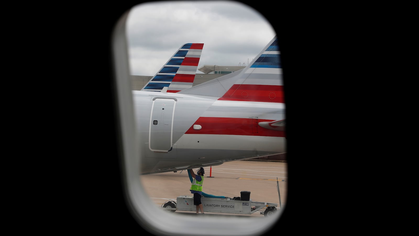 2020-05-21T000000Z_426911467_RC2QSG99UOI0_RTRMADP_3_HEALTH-CORONAVIRUS-AIRLINES-AIRPORTS_ppjwa6