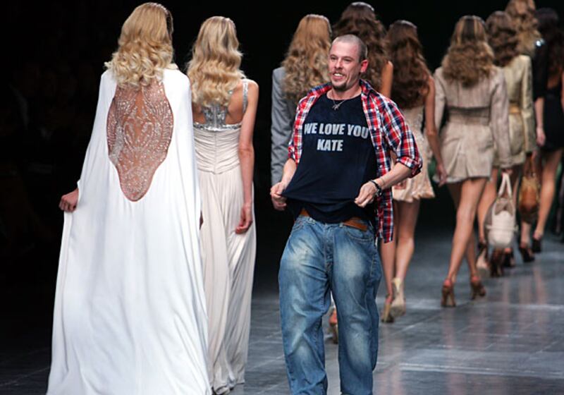 galleries/2010/02/11/alexander-mcqueen/alexander-mcqueen-6_qhfyon