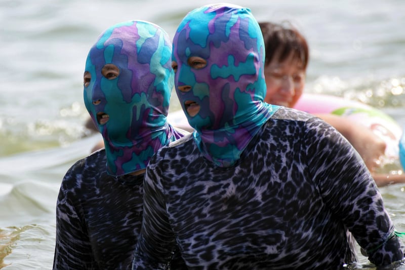 articles/2012/08/19/here-s-the-face-kini-summer-s-craziest-new-trend-photos/C-_fakepath_facekini3_uuysbs